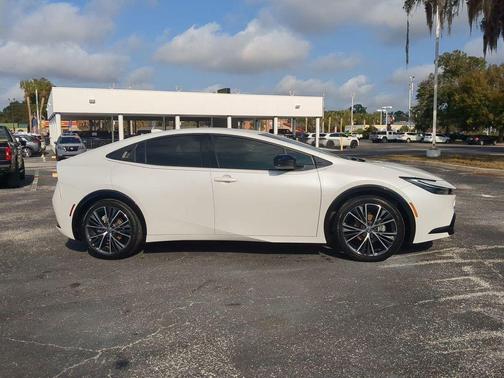 2024 Toyota Prius XLE