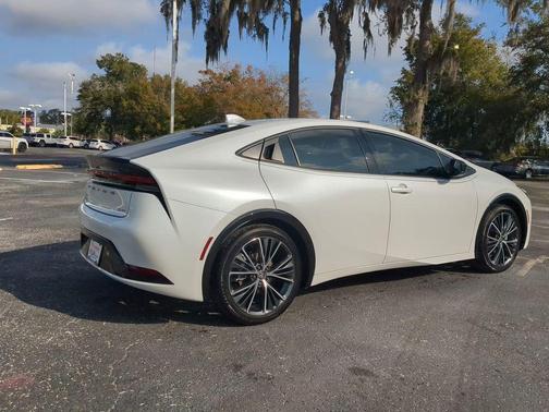 2024 Toyota Prius XLE