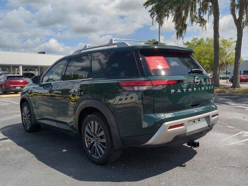 2023 Nissan Pathfinder SL FWD