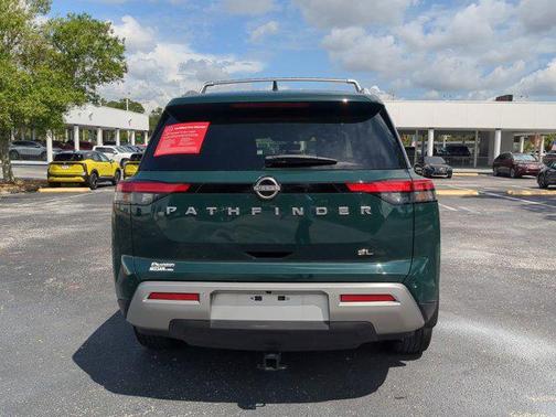 2023 Nissan Pathfinder SL FWD
