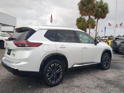 2024 Nissan Rogue Platinum