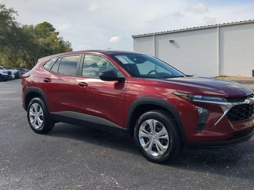 2025 Chevrolet Trax LS