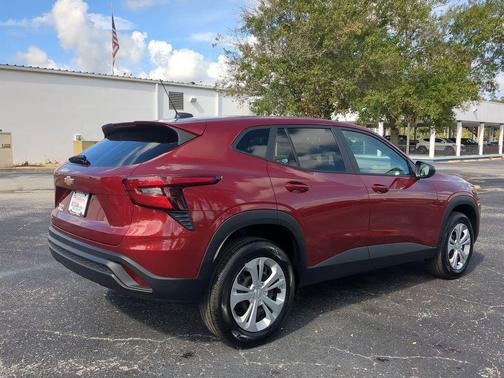 2025 Chevrolet Trax LS