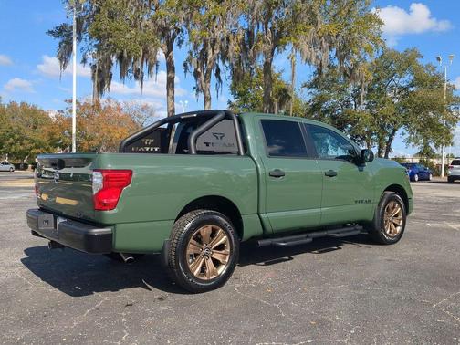 2024 Nissan Titan SV