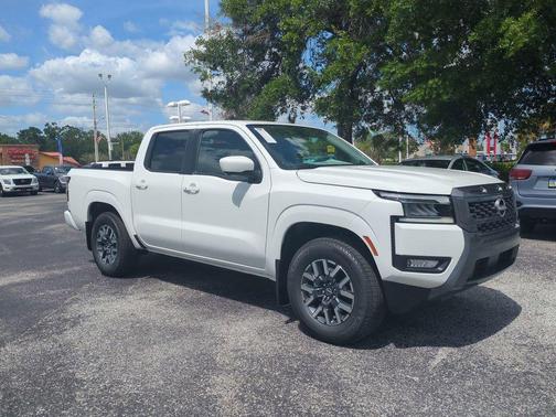 2025 Nissan Frontier SL