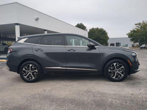 2025 Kia Sportage EX