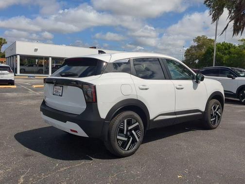 Fresh Powder 2026 Nissan Kicks SV
