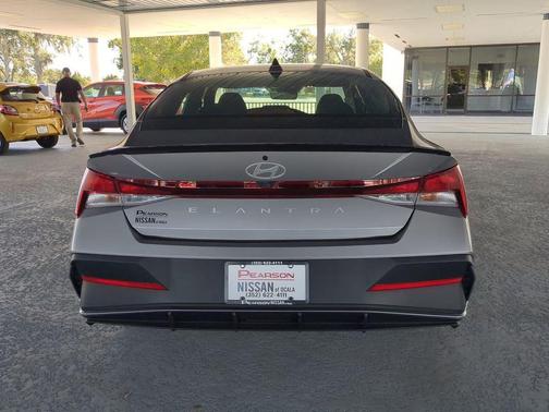 2025 Hyundai ELANTRA Sport