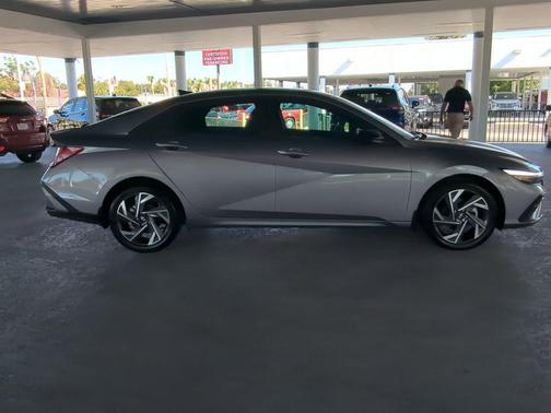 2025 Hyundai ELANTRA Sport