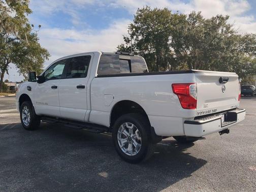 2024 Nissan Titan XD SV