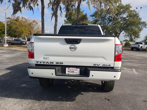 2024 Nissan Titan XD SV