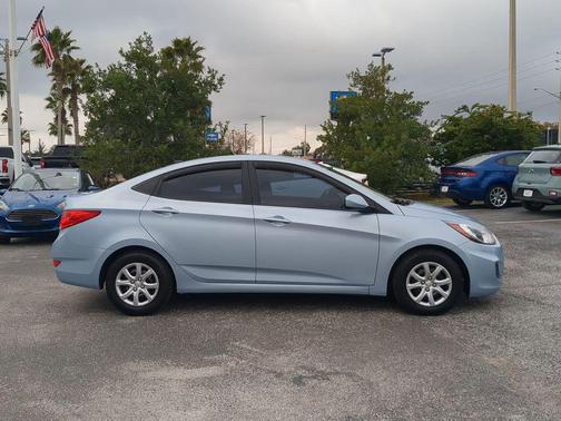 2013 Hyundai Accent GLS