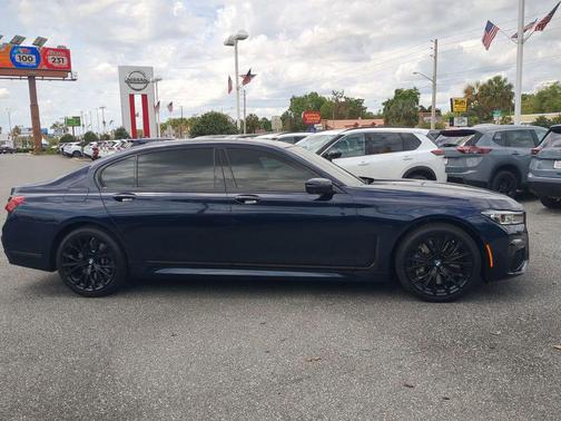 Tanzanite Blue II Metallic 2021 BMW 750 i xDrive