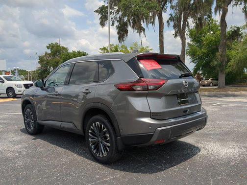 2025 Nissan Rogue SL