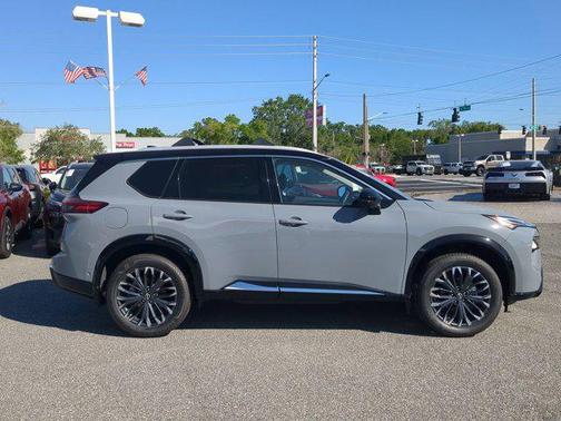 2025 Nissan Rogue Platinum