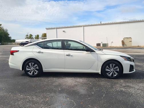 2024 Nissan Altima S FWD
