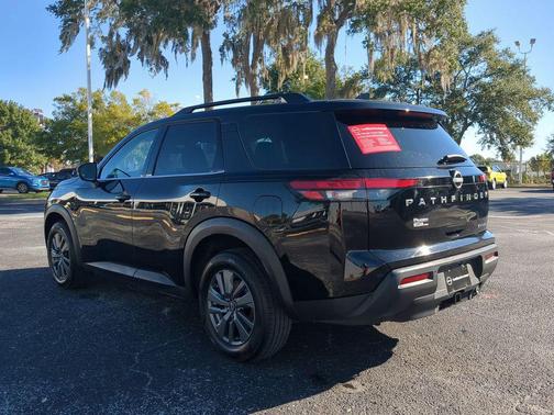 2023 Nissan Pathfinder SV 4WD