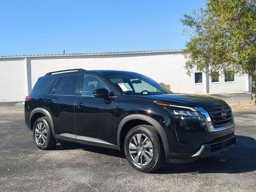 2023 Nissan Pathfinder SV 4WD