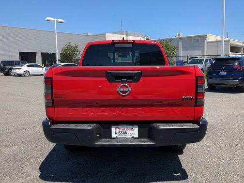 2025 Nissan Frontier S