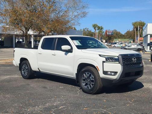 2025 Nissan Frontier SL
