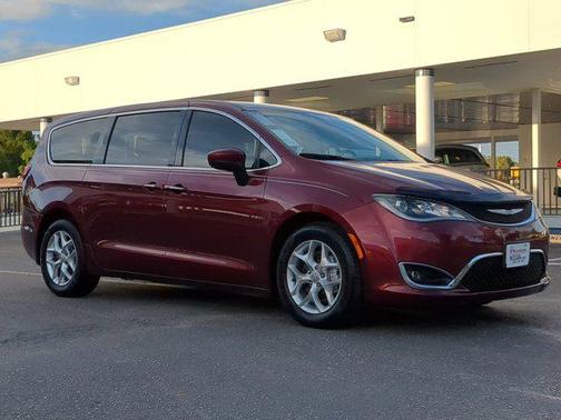 Velvet Red Pearlcoat 2017 Chrysler Pacifica Touring