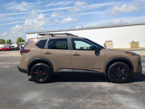 2025 Nissan Rogue Rock Creek