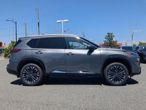 2025 Nissan Rogue Platinum