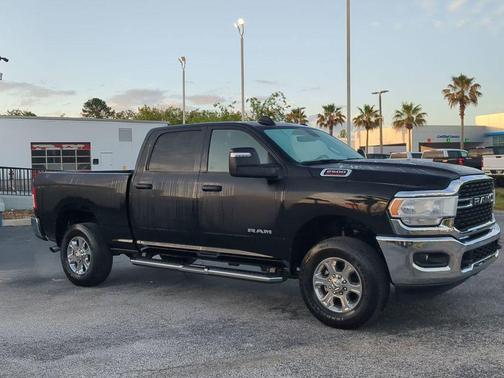 Diamond Black Crystal Pearlcoat 2024 RAM 2500 Big Horn Crew Cab 4x4 6'4' Box