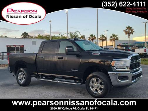 Diamond Black Crystal Pearlcoat 2024 RAM 2500 Big Horn Crew Cab 4x4 6'4' Box