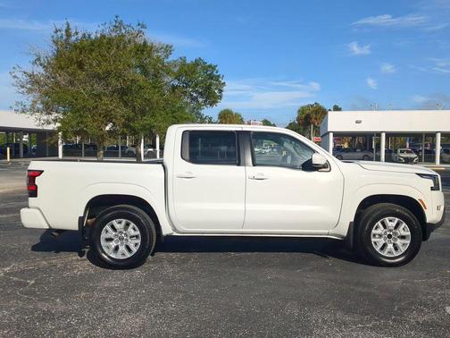 2024 Nissan Frontier SV