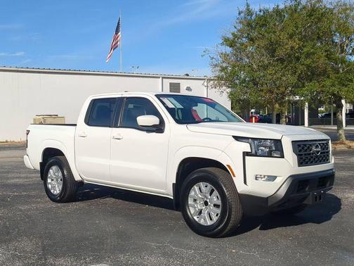 2024 Nissan Frontier SV