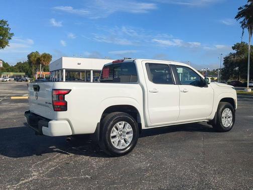 2024 Nissan Frontier SV