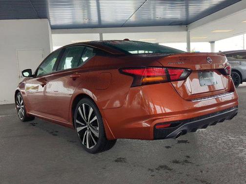 2022 Nissan Altima SR FWD