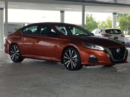 2022 Nissan Altima SR FWD