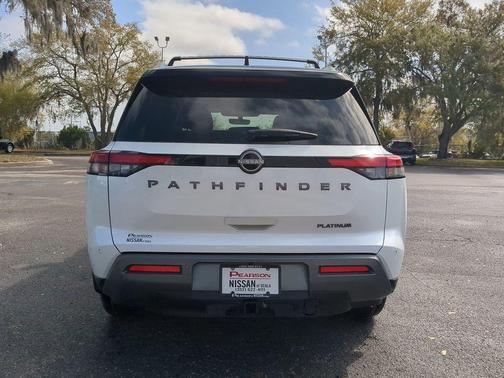 2026 Nissan Pathfinder Platinum