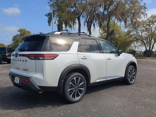 2026 Nissan Pathfinder Platinum