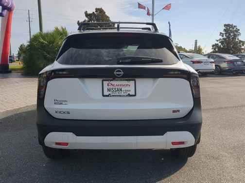 2026 Nissan Kicks SR