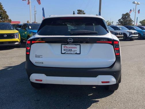 2026 Nissan Kicks SV