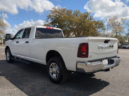2025 RAM 2500 Tradesman Crew Cab 4x2 8' Box