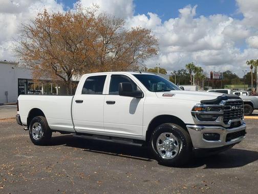 2025 RAM 2500 Tradesman Crew Cab 4x2 8' Box