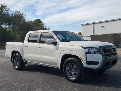 2025 Nissan Frontier SV