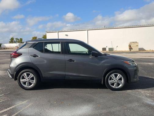 2021 Nissan Kicks S