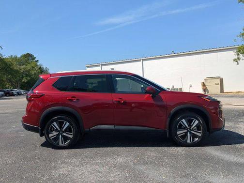 2025 Nissan Rogue SL