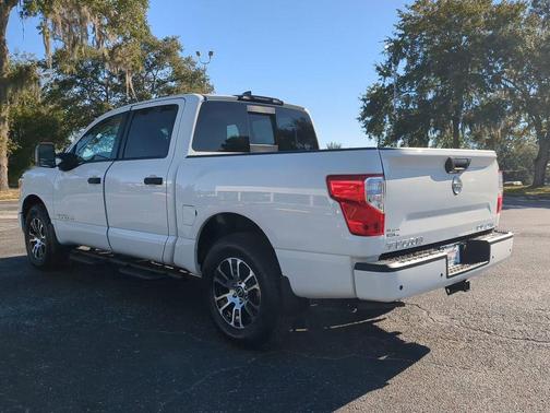 2024 Nissan Titan SV