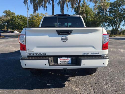 2024 Nissan Titan SV