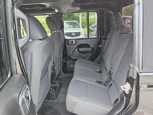 2024 Jeep Gladiator Sport S