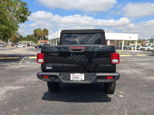 2024 Jeep Gladiator Sport S