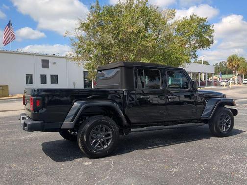 2024 Jeep Gladiator Sport S
