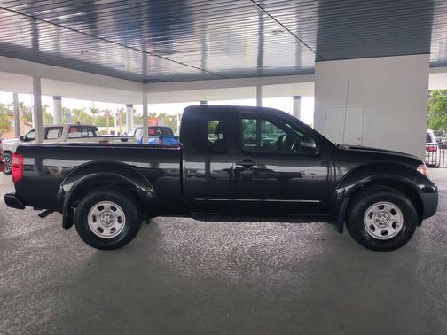 Magnetic Black Pearl 2020 Nissan Frontier S