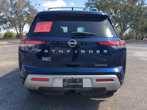 2024 Nissan Pathfinder Platinum FWD
